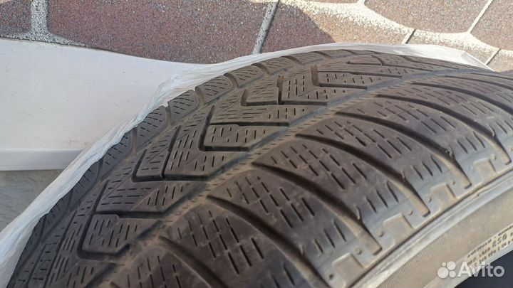 Pirelli Scorpion Winter 255/40 R21