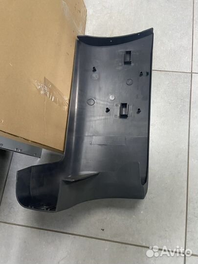 Клык заднего бампера правый Transit 2006