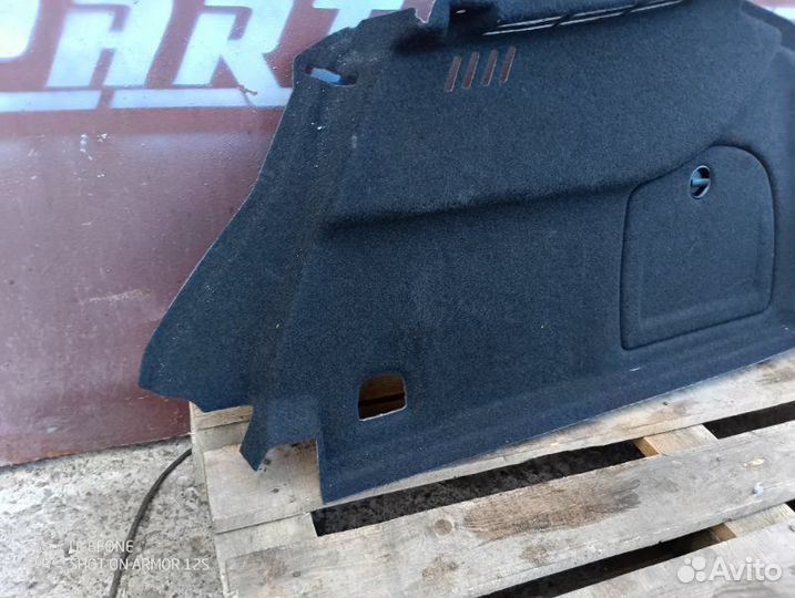 Обшивка багажника правая Audi A3 8V 1.8 cjsb 2014