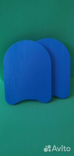 Доска для плавания в бассейне