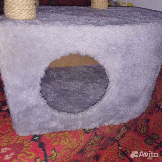 Домик лежанка для кошки с когтеточкой
