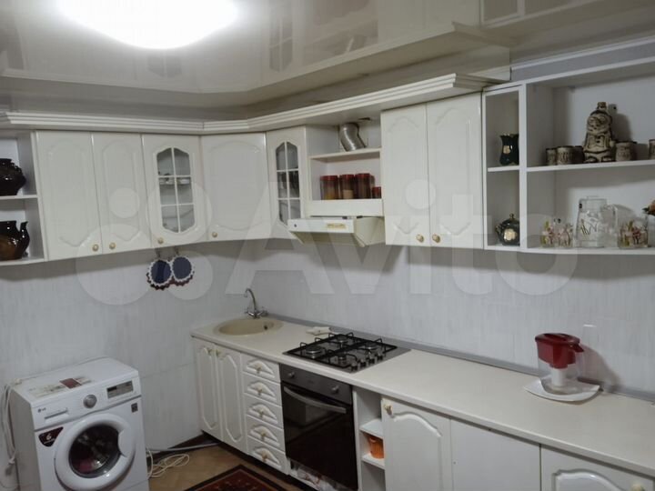 2-к. квартира, 70 м², 1/9 эт.