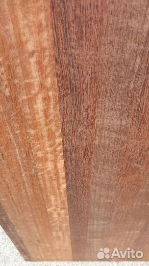 Щит из красного дерева