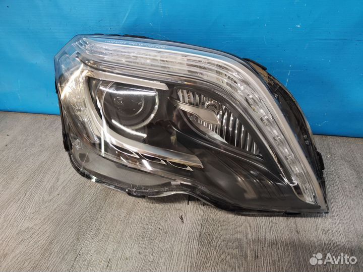 Фара правая Mercedes GLK class Х204 2008
