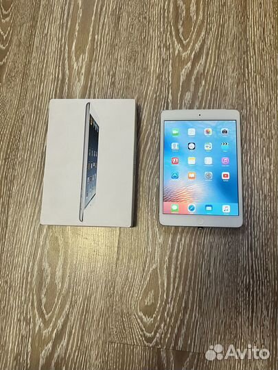 iPad mini wifi 16gb Sim cellular White