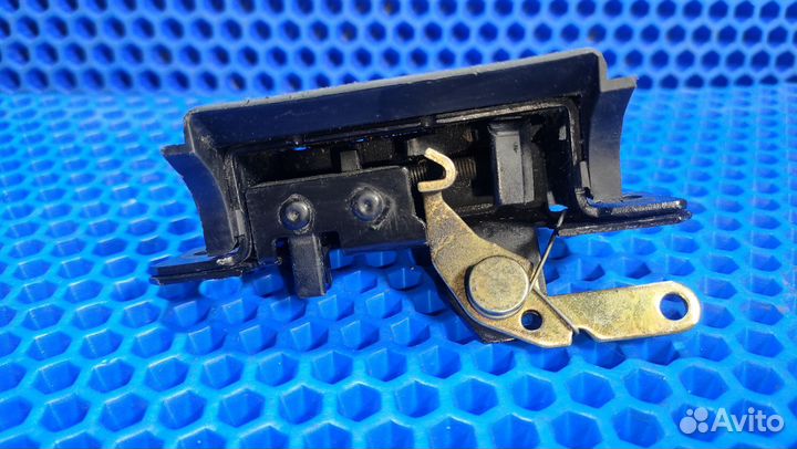 Замок крышки багажника VAG 7L6827505