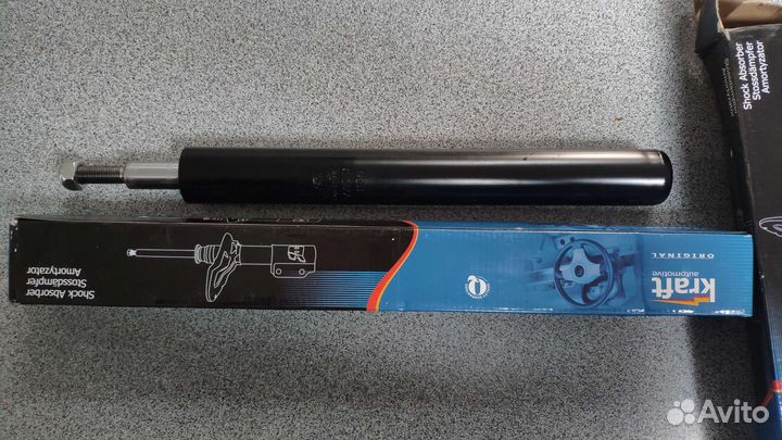 Амортизатор передний audi 80(B2/B3) VW Passat B2