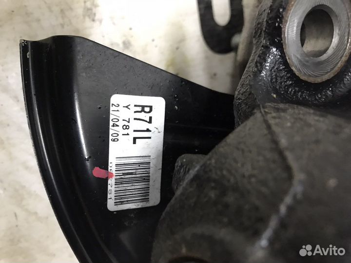 Lexus RX4 цапфа задняя левая