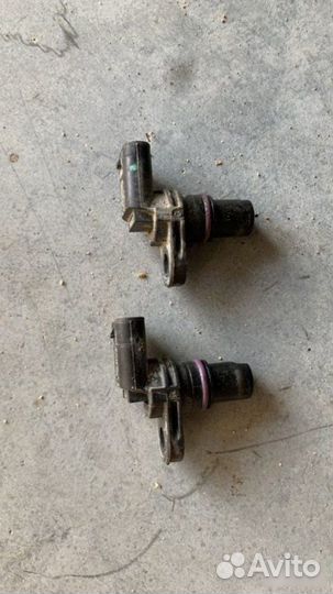 Датчик положения распредвала Skoda Octavia A7 FL