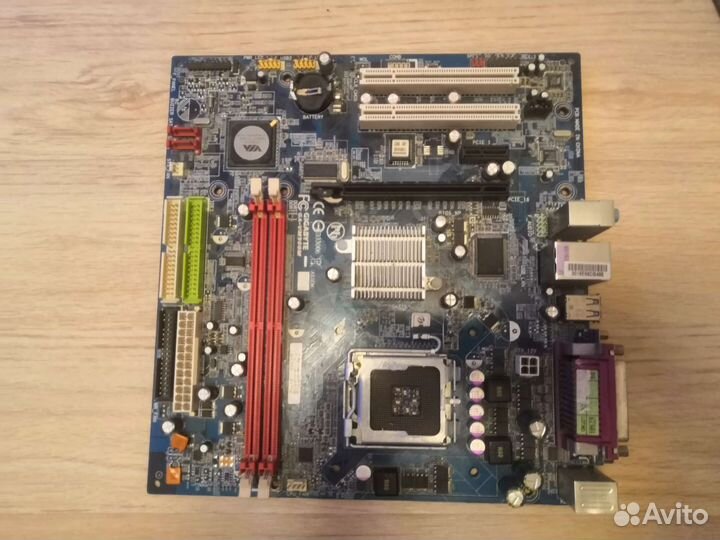 Материнская плата с процессором и памятью