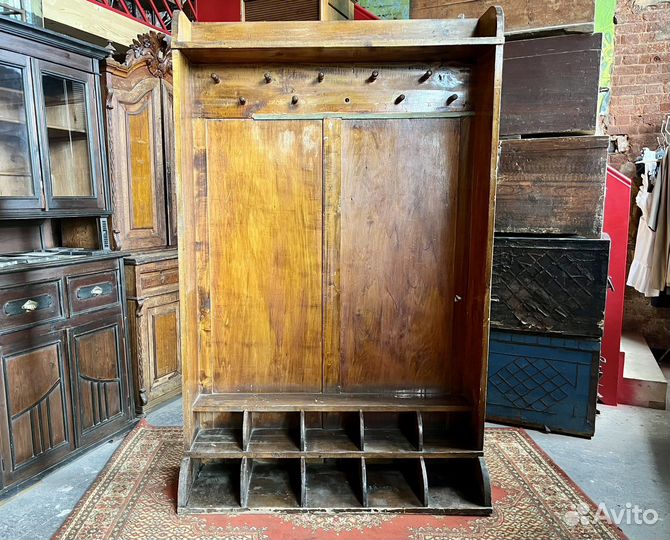 Старинная прихожая