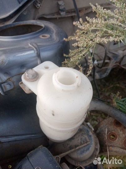 Бачок гур Mitsubishi Lancer 9 2005