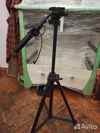 Фото видео стойка с джостиком sony