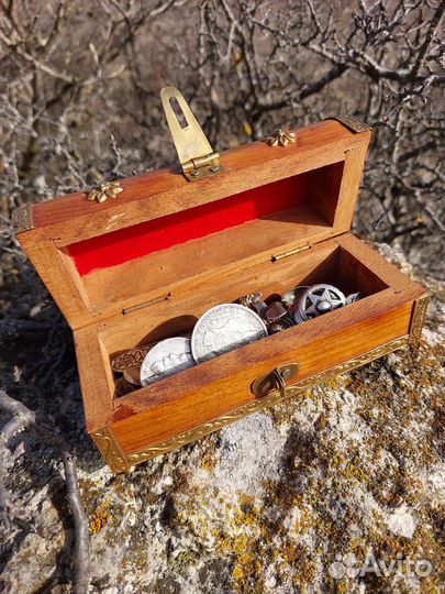 Сундук шкатулка старинная