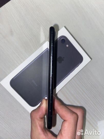 Телефон iPhone 7 32гб