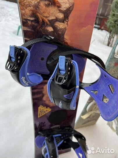 Сноуборд с креплениями