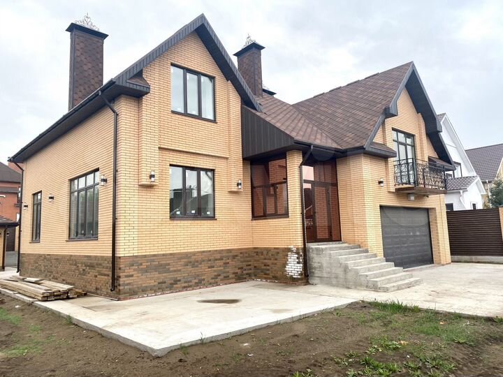 Коттедж 300 м² на участке 13 сот.