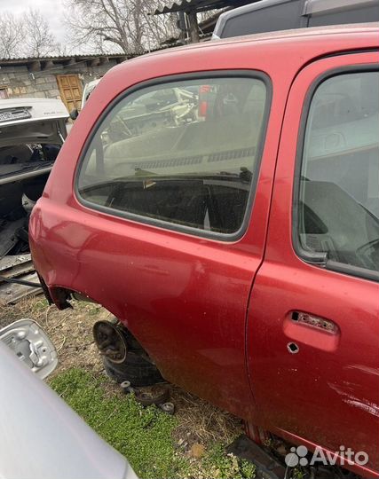 Задние крыло Nissan March k11