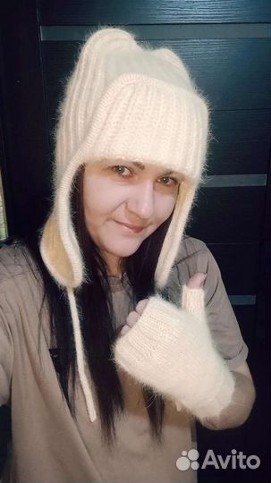 Шапка вязанная с митенками