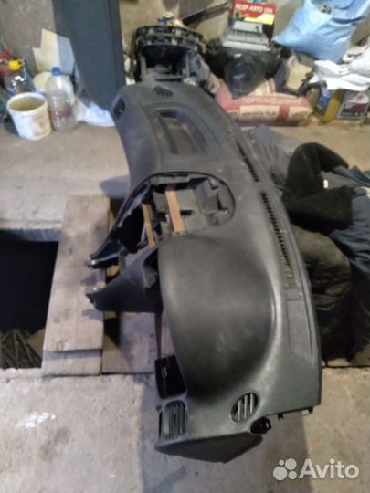 Панель передня салона