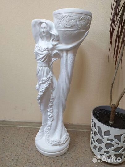 Ваза статуя (девушка- нимфа)