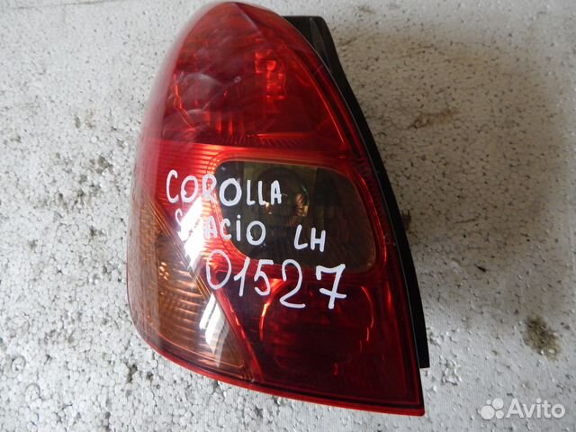 Фонарь задний левый б/у для Toyota Spacio ZE121 То