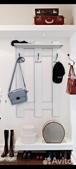 Вешалка настенная в прихожую
