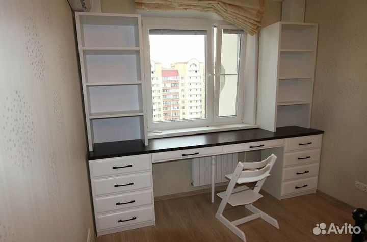 Рабочая зона у окна