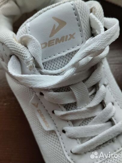 Кроссовки 35