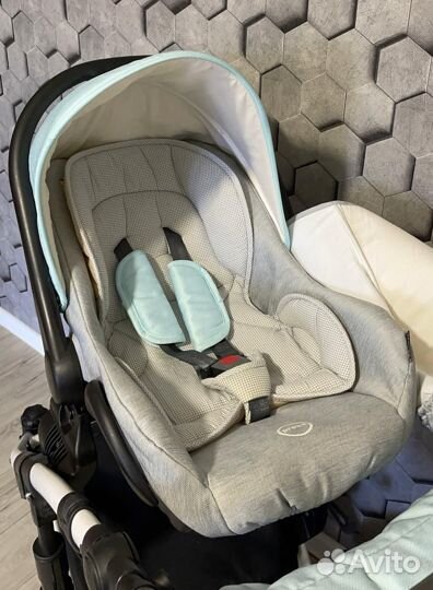 Коляска 3 /1 Tutis Orbit Мята- серебро(как новая)