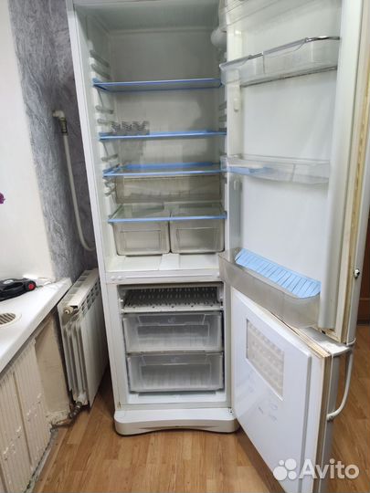 Холодильник бу indesit