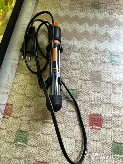 Аквариум с рыбками и оснащением