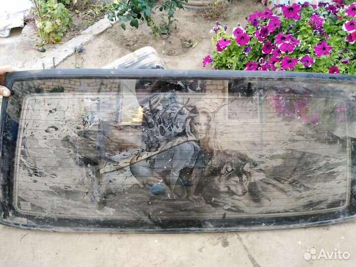 Заднее стекло с ваз 2199