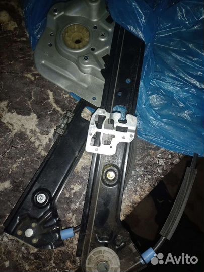 Стеклоподъёмник BMW X5