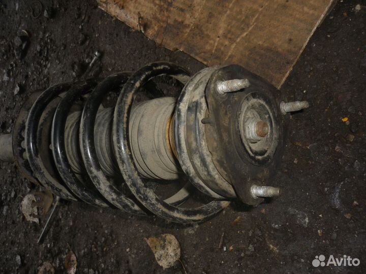 Стойка передняя левая Форд Мондео 3