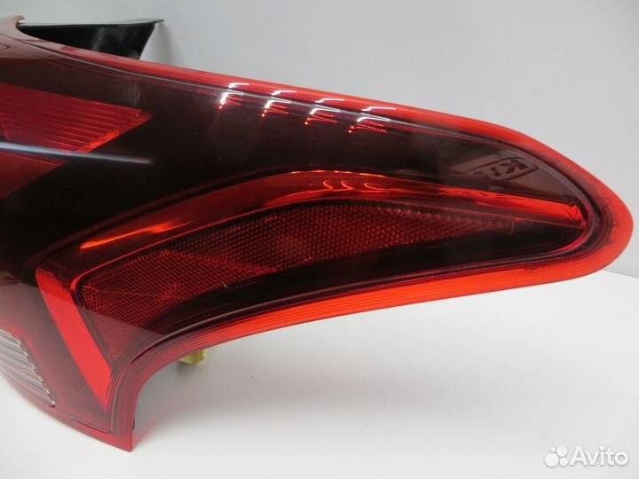 Фонарь задний правый Mitsubishi Outlander 3 рест