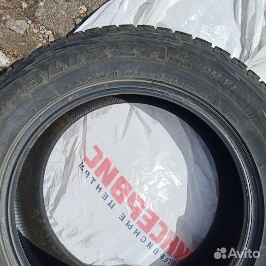 Bridgestone Blizzak DM-V1 245/60 R18