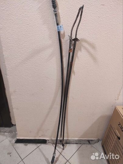 Тросы ручного тормоза(центральный и боковые)