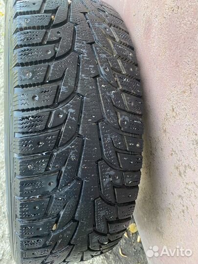 Hankook Winter I'Pike 215/65 R16 98B