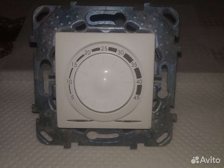 Терморегулятор Schneider Electric Unica (MGU5.503