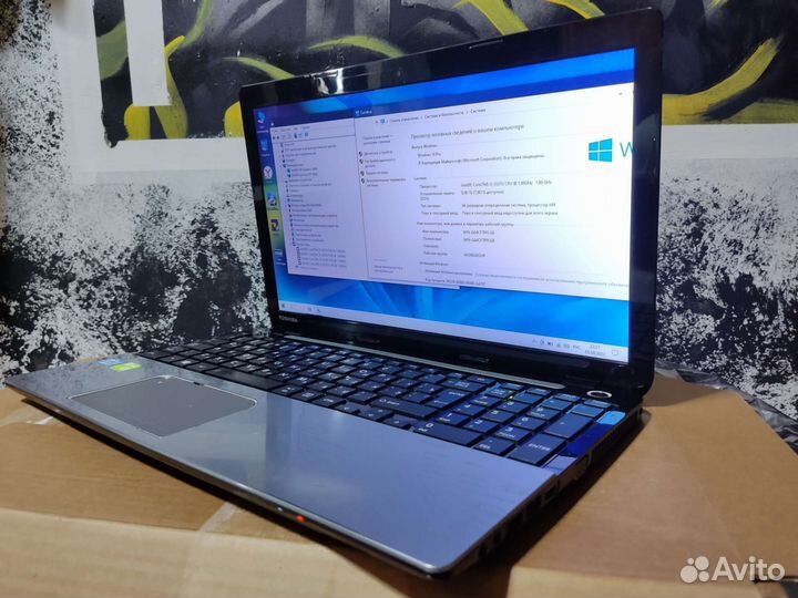 Ноутбук Toshiba полный комплект