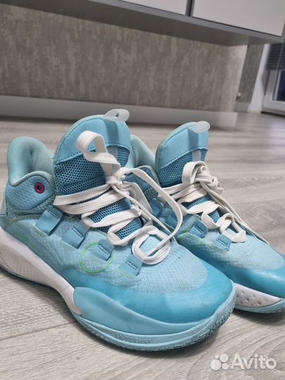 Кроссовки для баскетбола