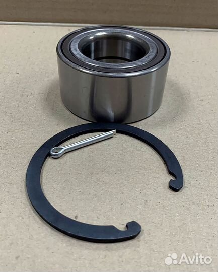 Подшипник ступицы передний Mitsubishi Colt (SNR)