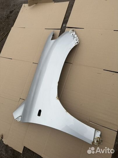 Переднее правое крыло Land Cruiser 200 рест 12-15
