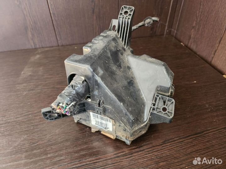 Блок предохранителей Toyota Vitz 90 1,3