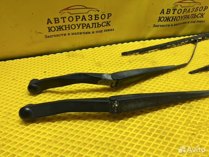 Поводок стеклоочистителя Subaru Impreza GG3