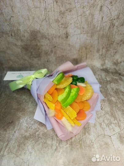 Букет из сухофруктов “Весна”