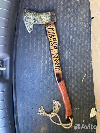 Топор в славянском стиле