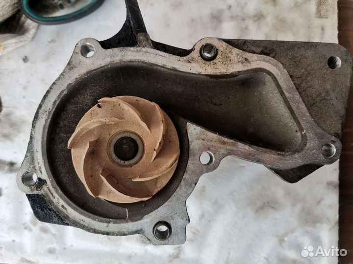 Продам помпу на форд фокус 2, 1.6. Оригинал