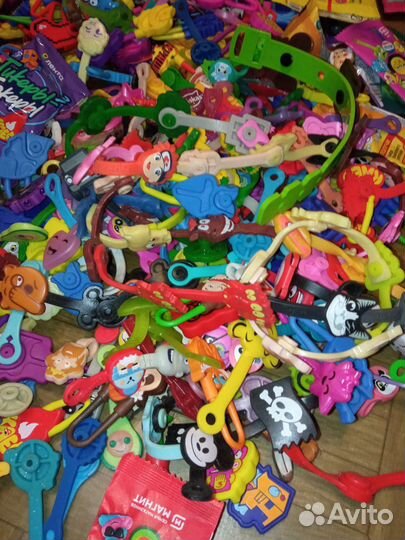 Скрепыши 1-4, бравлы, тикеры-токеры всего 880 шт